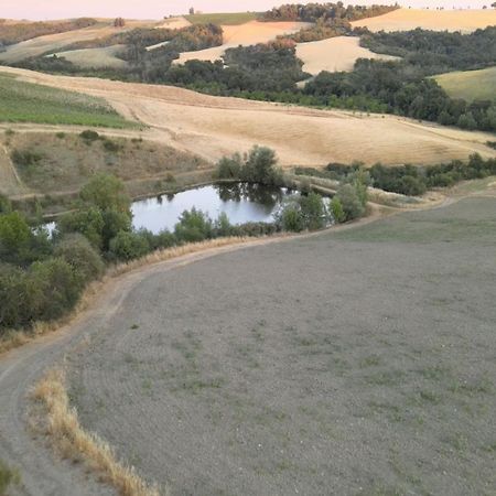 Agriturismo Il Torrione Lecchi Buitenkant foto
