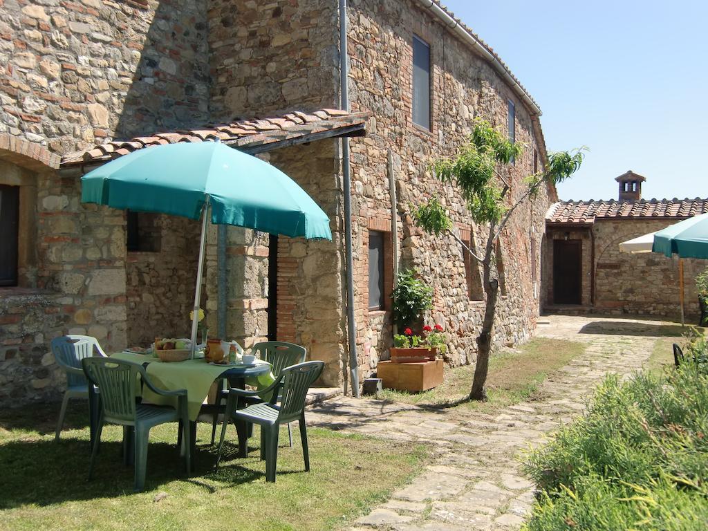 Agriturismo Il Torrione Lecchi Buitenkant foto