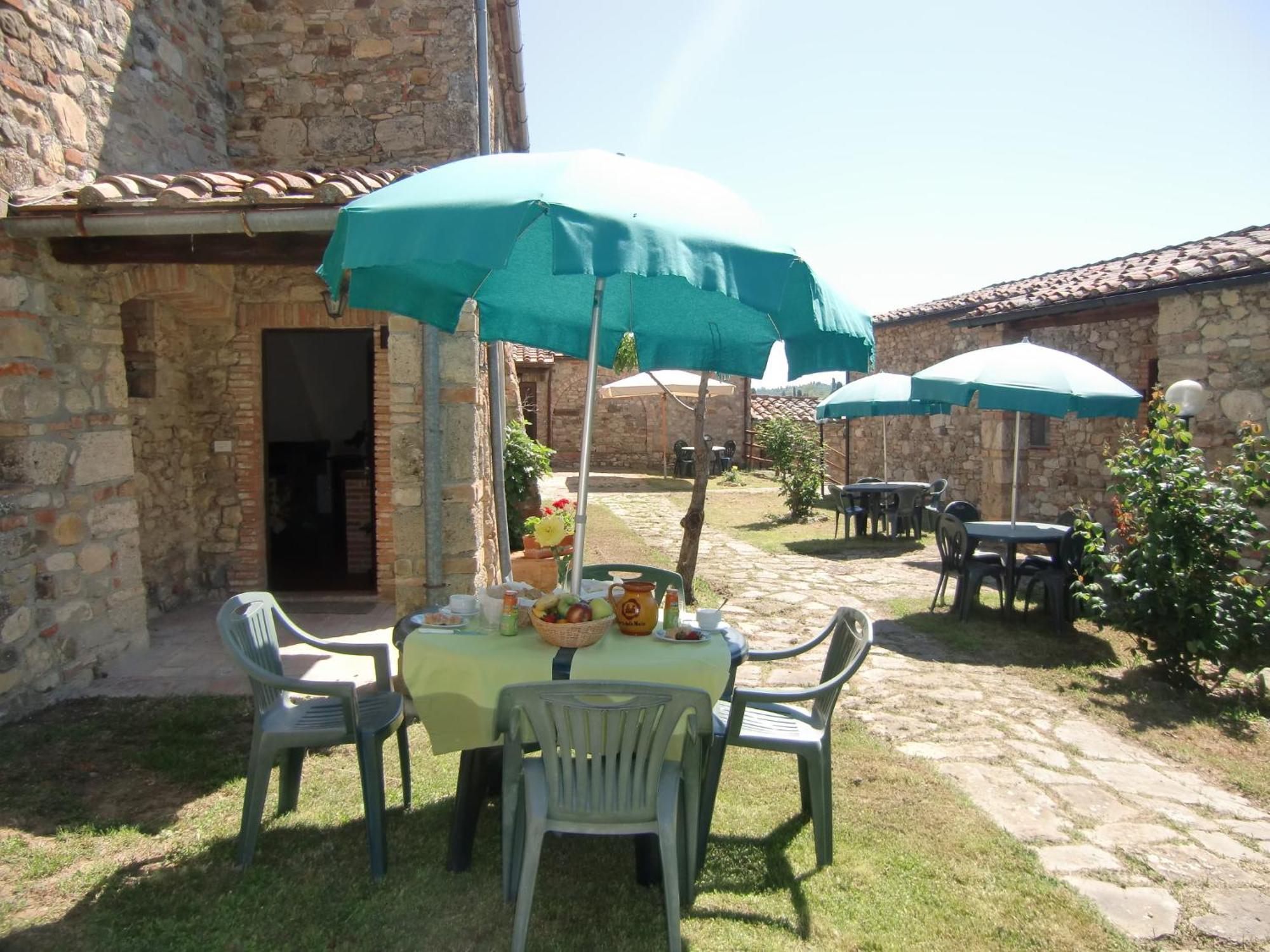 Agriturismo Il Torrione Lecchi Buitenkant foto