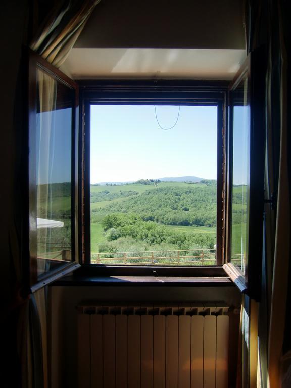 Agriturismo Il Torrione Lecchi Buitenkant foto